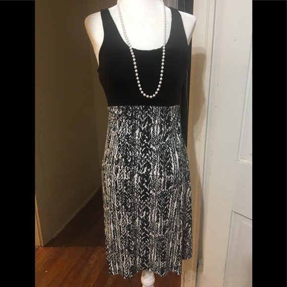 dakini Dresses & Skirts - Black dress with white design
